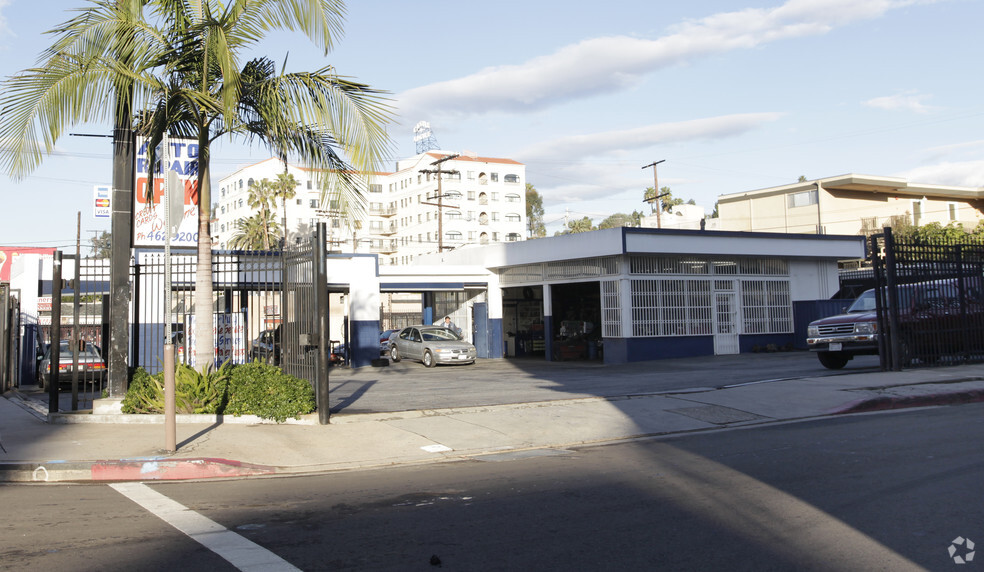 6201 Franklin Ave, Los Angeles, CA for lease - Building Photo - Image 1 of 4