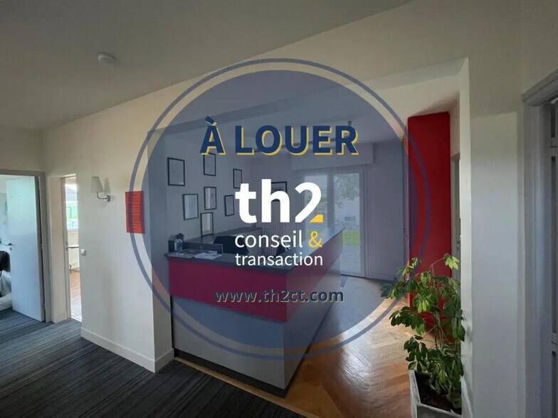 Office in Torigny-les-Villes for lease - Building Photo - Image 1 of 5