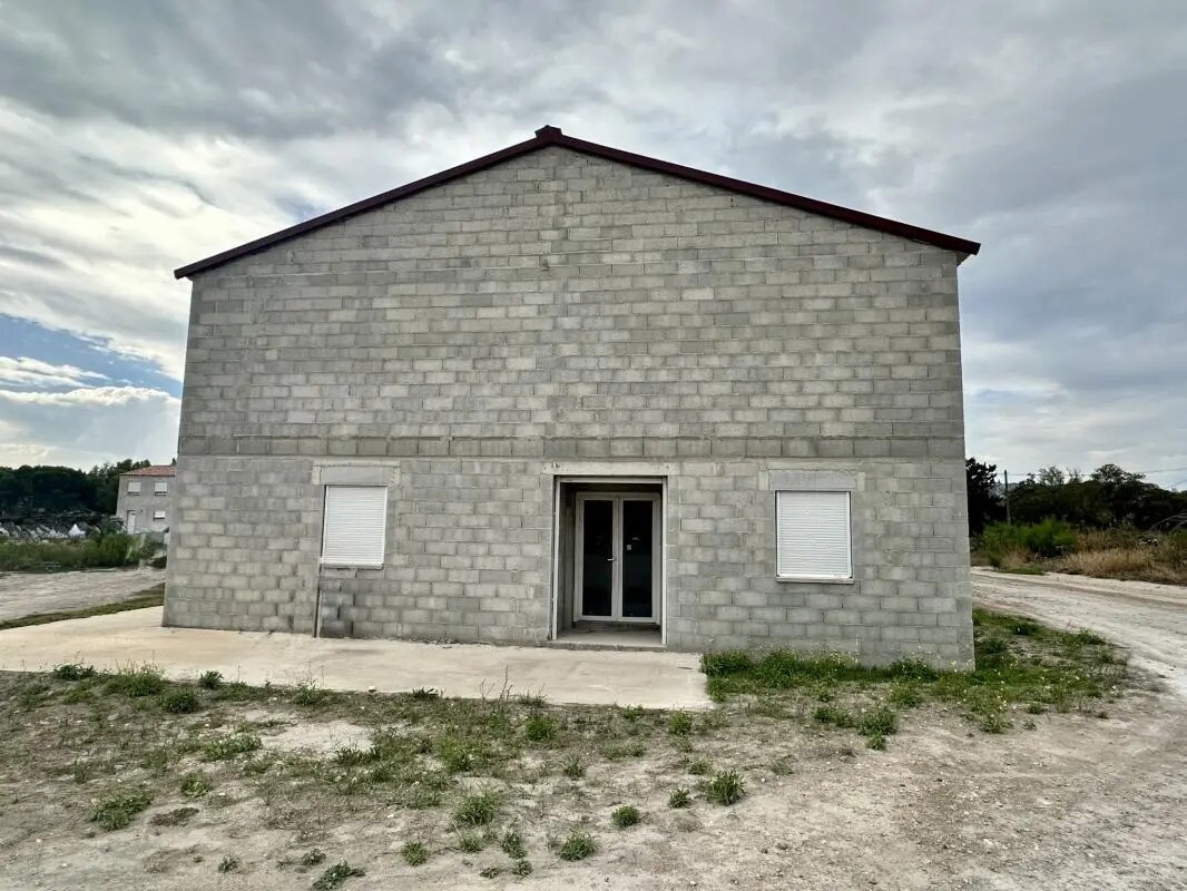 Office in Lançon-Provence for sale Building Photo- Image 1 of 4