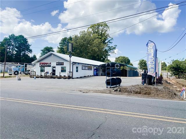 112 Rinehardt Rd, Mooresville, NC for sale Primary Photo- Image 1 of 1