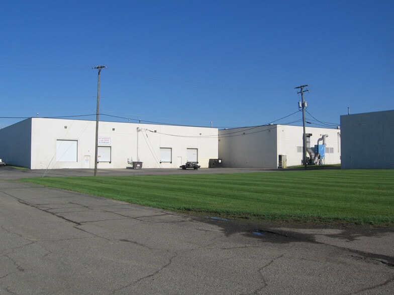 4760 SW Faircrest St, Canton, OH for lease - Building Photo - Image 3 of 5