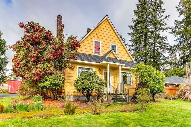 740 82nd Dr, Gladstone, OR for sale Primary Photo- Image 1 of 1