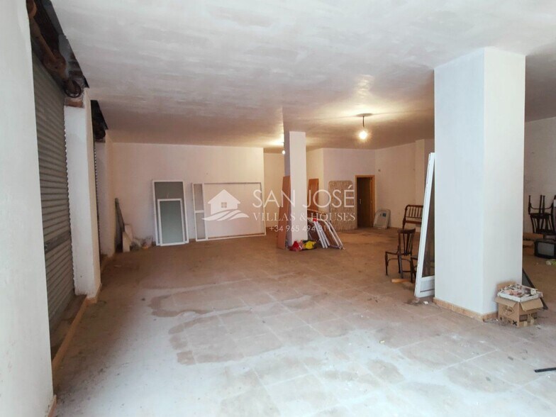 Retail in Aspe for lease - Building Photo - Image 2 of 10