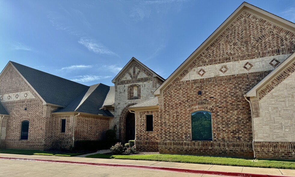 3419 Cross Timbers Rd, Flower Mound, TX for sale - Building Photo - Image 1 of 1