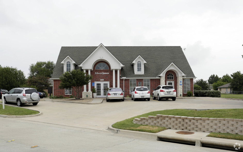 309 W Eldorado Pky, Little Elm, TX for lease - Primary Photo - Image 1 of 9