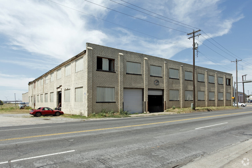 1118 SW 3rd St, Oklahoma City, OK for lease - Building Photo - Image 2 of 17