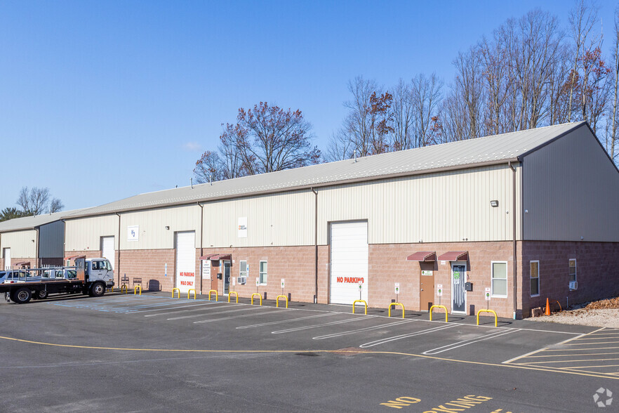 242 Possum Hollow Rd, Monroe Township, NJ for lease - Primary Photo - Image 1 of 4