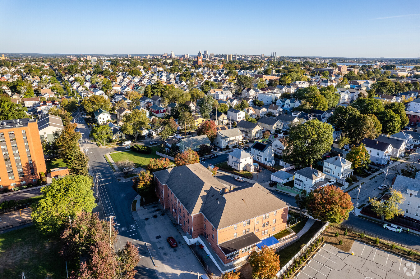 325 Niagara St, Providence, RI 02907 | LoopNet