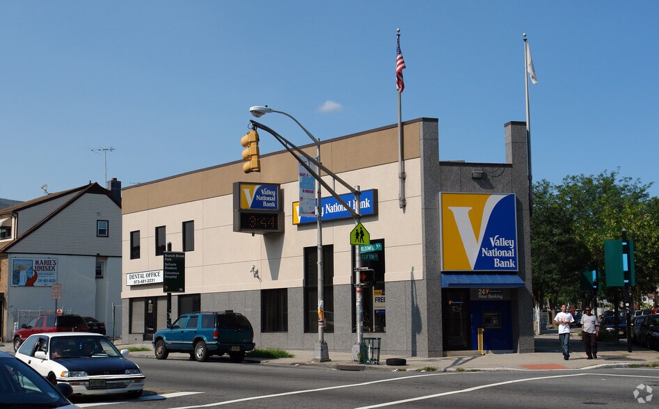 171-177 Bloomfield Ave, Newark, NJ for sale - Primary Photo - Image 1 of 1
