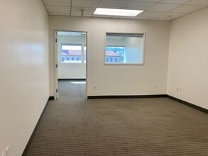 6565 W Sunset Blvd, Hollywood, CA for lease Interior Photo- Image 2 of 6