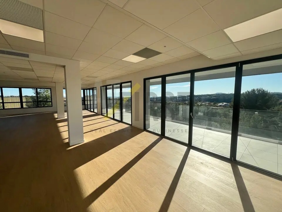 Office in SOPHIA ANTIPOLIS for lease Interior Photo- Image 1 of 14
