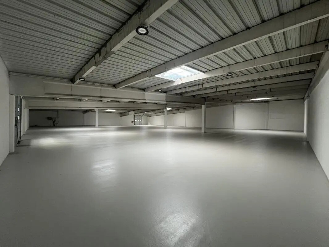 Industrial in Maurepas for sale Interior Photo- Image 1 of 14
