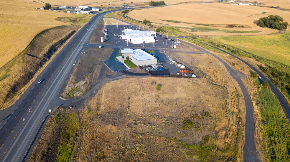 8681 Washington 270, Pullman, WA for lease - Building Photo - Image 2 of 4