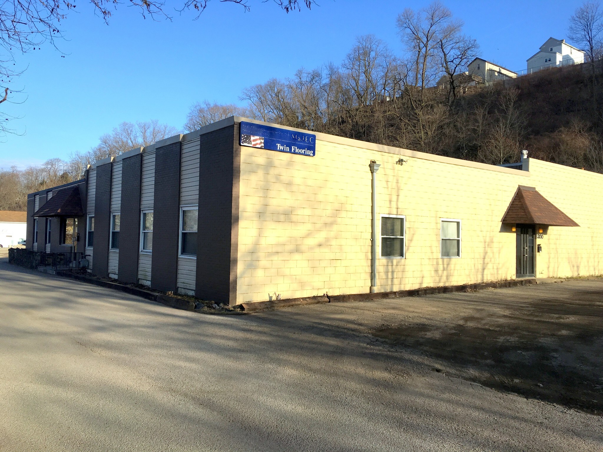 200 Keystone Dr, Carnegie, PA for sale Building Photo- Image 1 of 1
