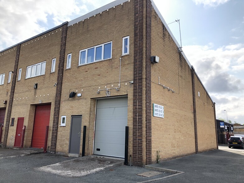 32 Coalbrookdale Rd, Neston for lease - Building Photo - Image 1 of 1