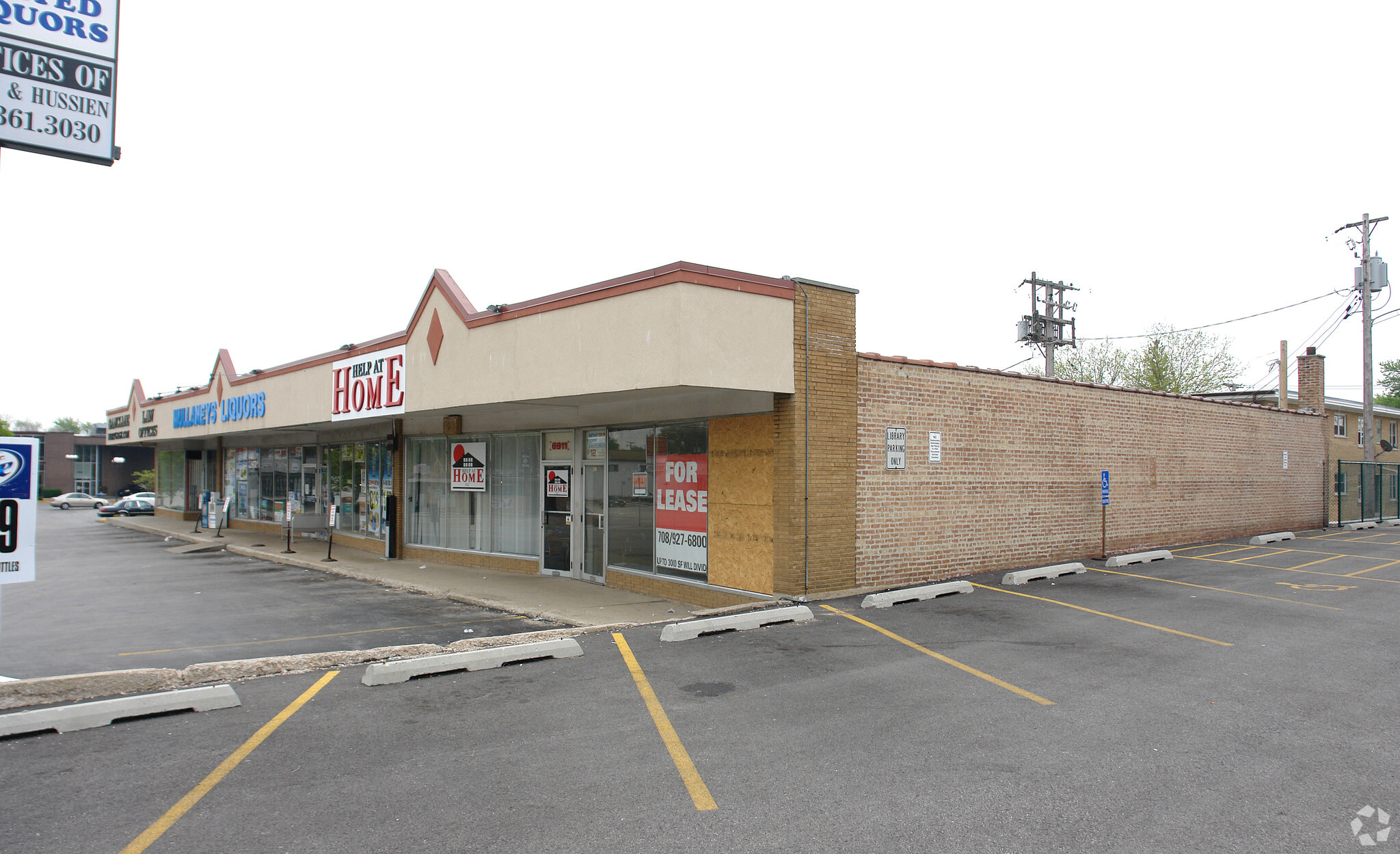 6901 W 111th St, Worth, IL for lease Primary Photo- Image 1 of 4