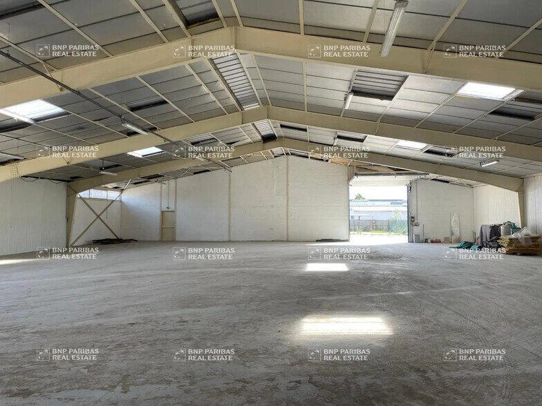 Flex in Bordeaux for lease - Interior Photo - Image 3 of 11