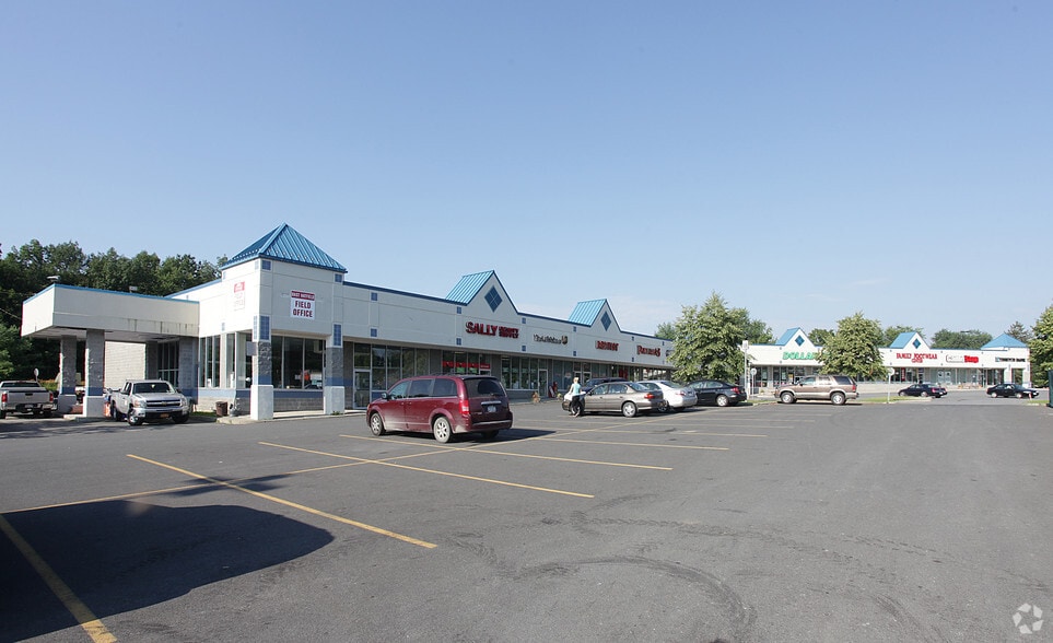 740 Hoosick Rd, Troy, NY for lease - Building Photo - Image 2 of 8