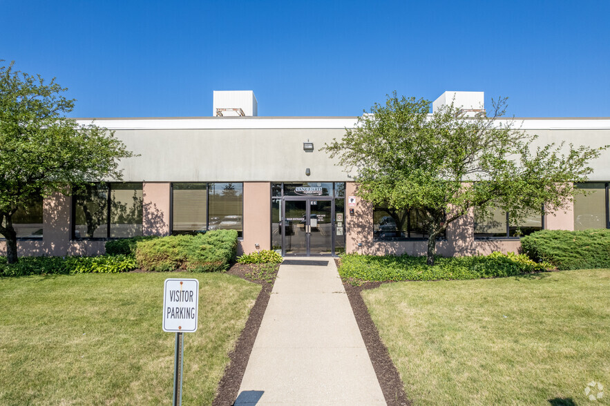 250 S Gary Ave, Carol Stream, IL for lease - Building Photo - Image 2 of 8