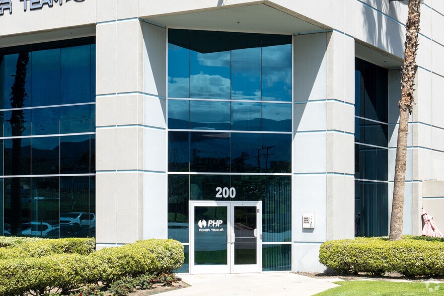 22324 Temescal Canyon Rd, Corona, CA for lease - Building Photo - Image 2 of 7