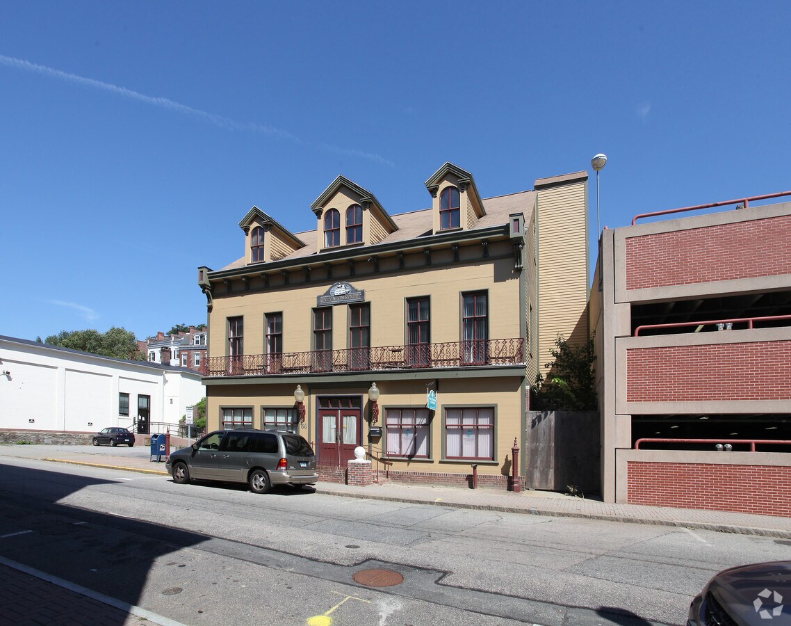 60 Main St, Norwich, CT 06360