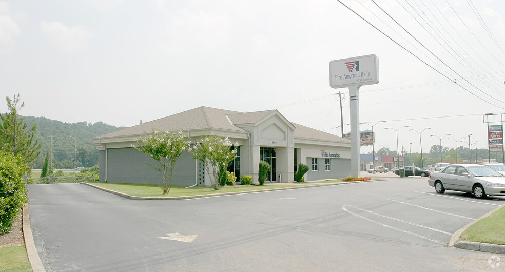 1801 Crestwood Blvd, Birmingham, AL for lease - Building Photo - Image 2 of 4