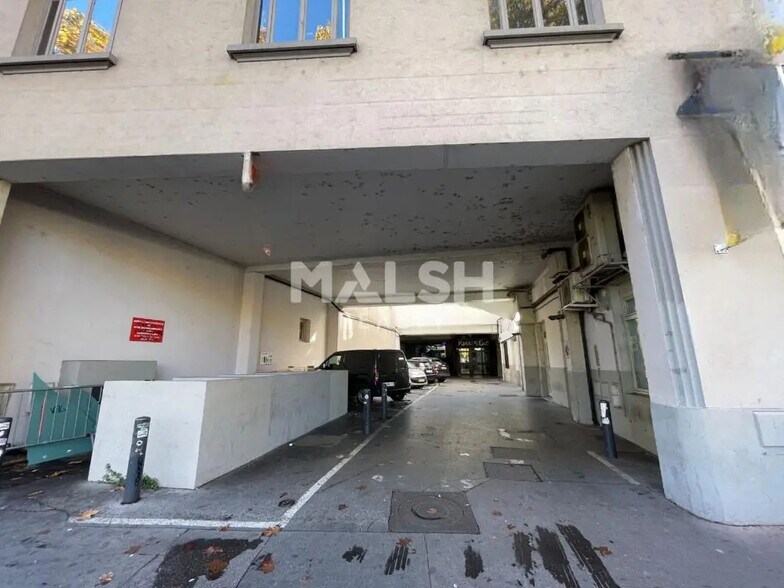 Retail in Lyon for lease - Building Photo - Image 3 of 10