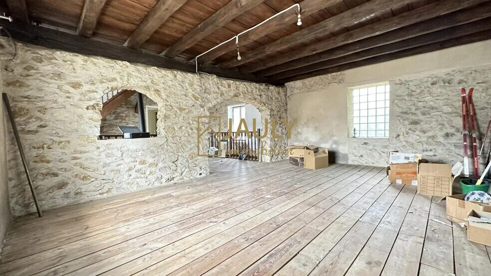 Flex in Mareuil-lès-Meaux for sale - Building Photo - Image 3 of 31