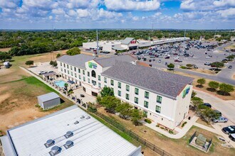 929 10th St, Floresville, TX - AERIAL  map view - Image1