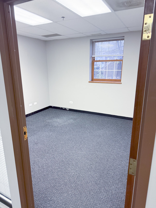 1121 E Main St, St Charles, IL for lease Interior Photo- Image 1 of 10