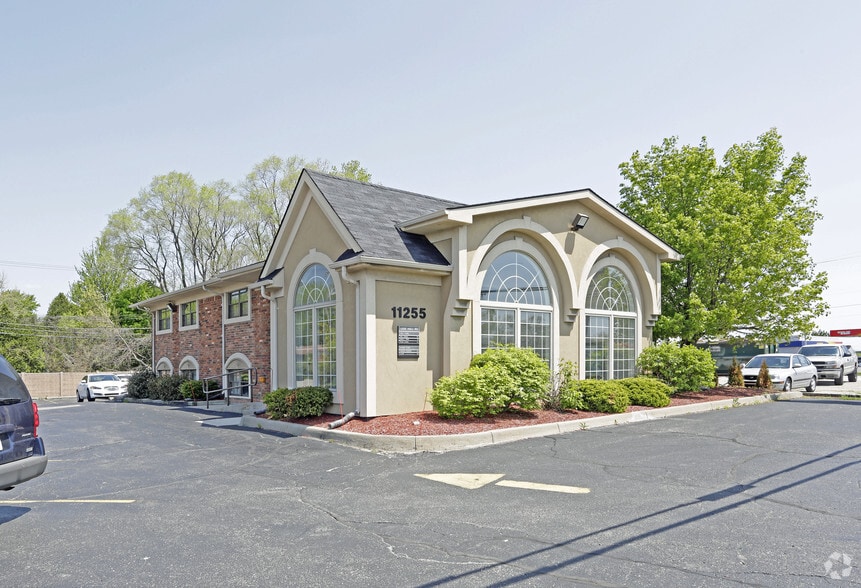 11255 Hall Rd, Utica, MI 48317