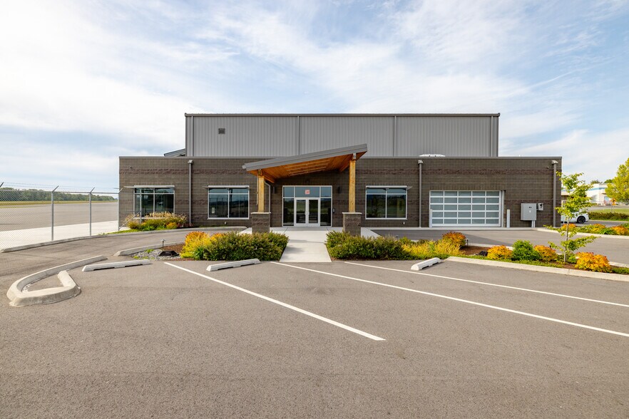 12100 Higgins Airport Way, Burlington, WA for lease - Primary Photo - Image 1 of 6