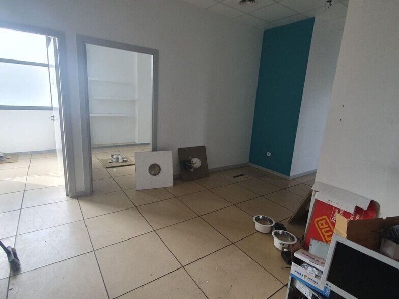 Office in SEVILLA for lease - Building Photo - Image 2 of 10