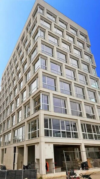 Office in Ivry-sur-Seine for lease - Building Photo - Image 1 of 9