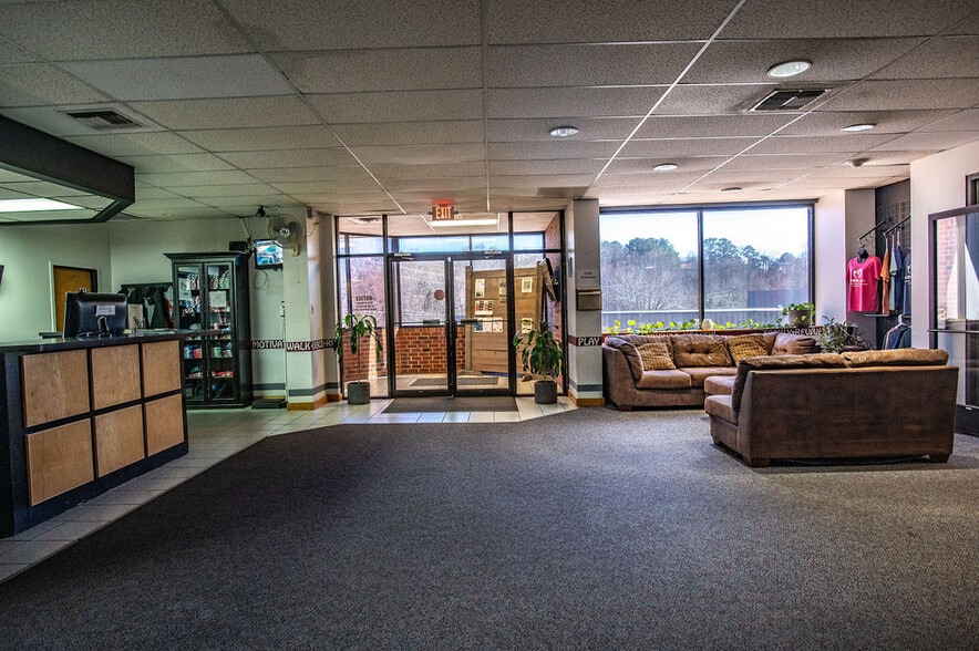 2628 Bill Owens Pky, Longview, TX for sale - Interior Photo - Image 3 of 24