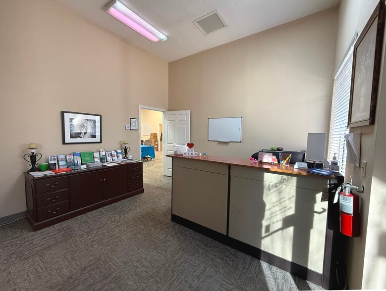 1515 Herbert St, Port Orange, FL for sale - Interior Photo - Image 2 of 7