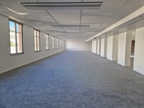 24 Rue Du Général Bertrand, Paris for lease Interior Photo- Image 2 of 5