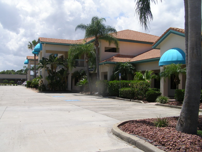 1071 Port Malabar Blvd NE, Palm Bay, FL for lease - Building Photo - Image 1 of 3