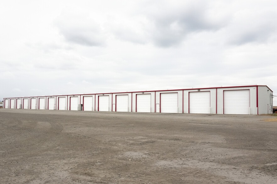 4599 I-69, Robstown, TX for lease - Building Photo - Image 3 of 7