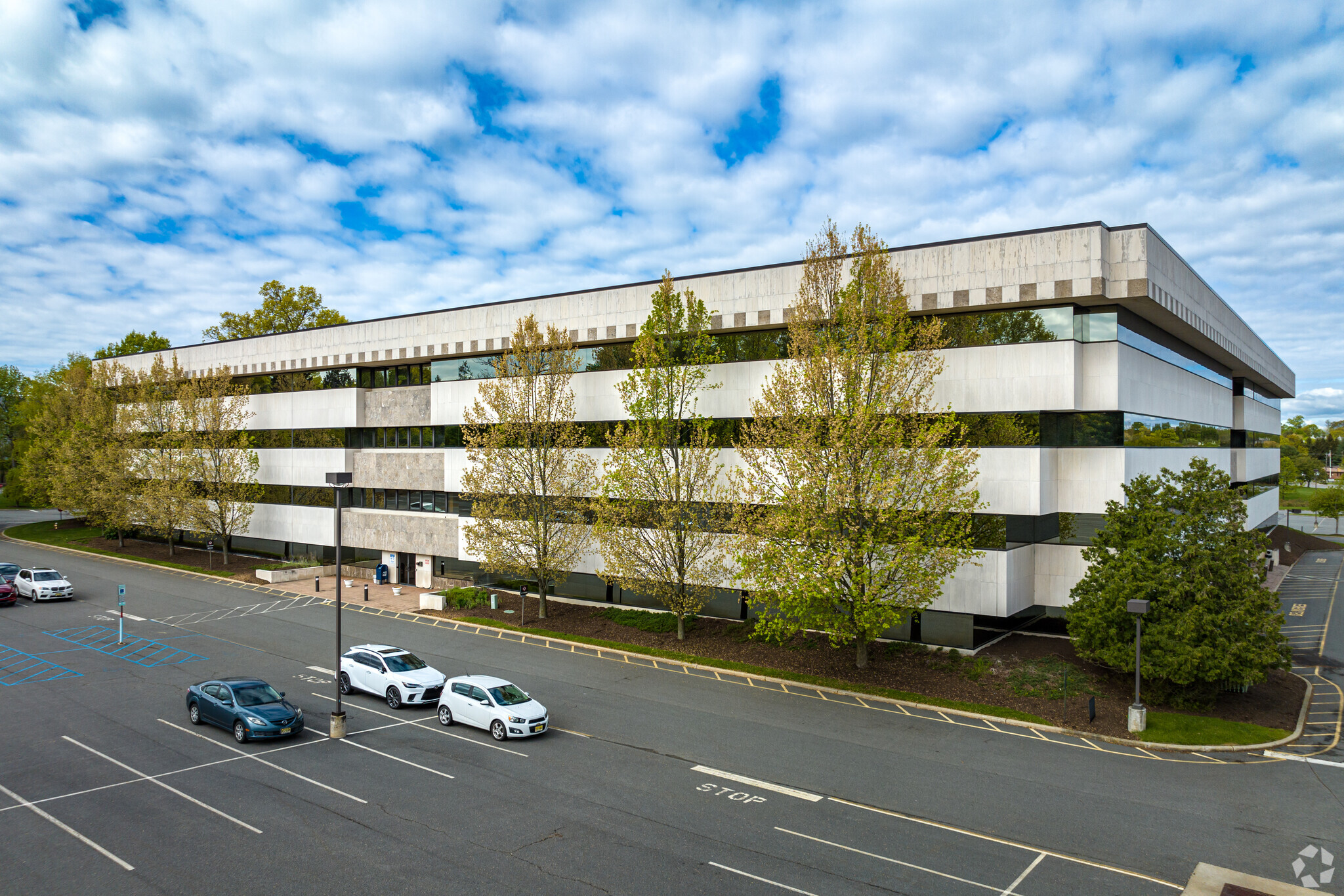 4 Becker Farm Rd, Roseland, NJ for lease Building Photo- Image 1 of 2