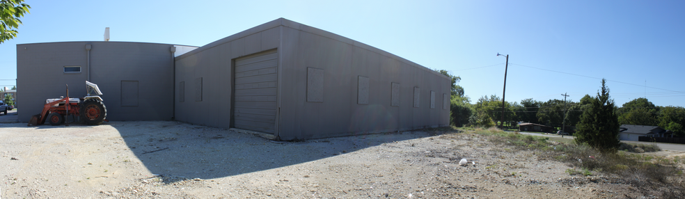 1220 Mineral Wells Hwy, Weatherford, TX for lease - Building Photo - Image 2 of 17