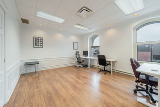 538-540 Pl Saint-Henri, Montréal, QC for lease Building Photo- Image 1 of 2