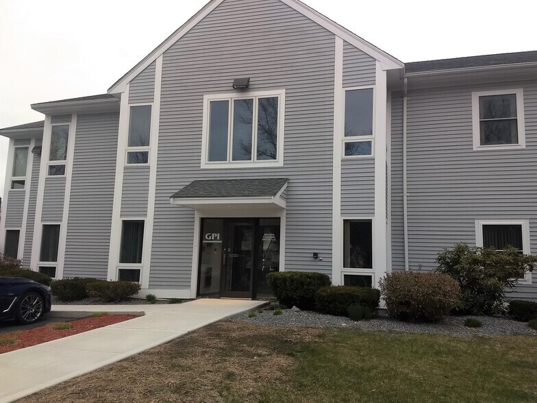 44 Stiles Rd, Salem, NH 03079