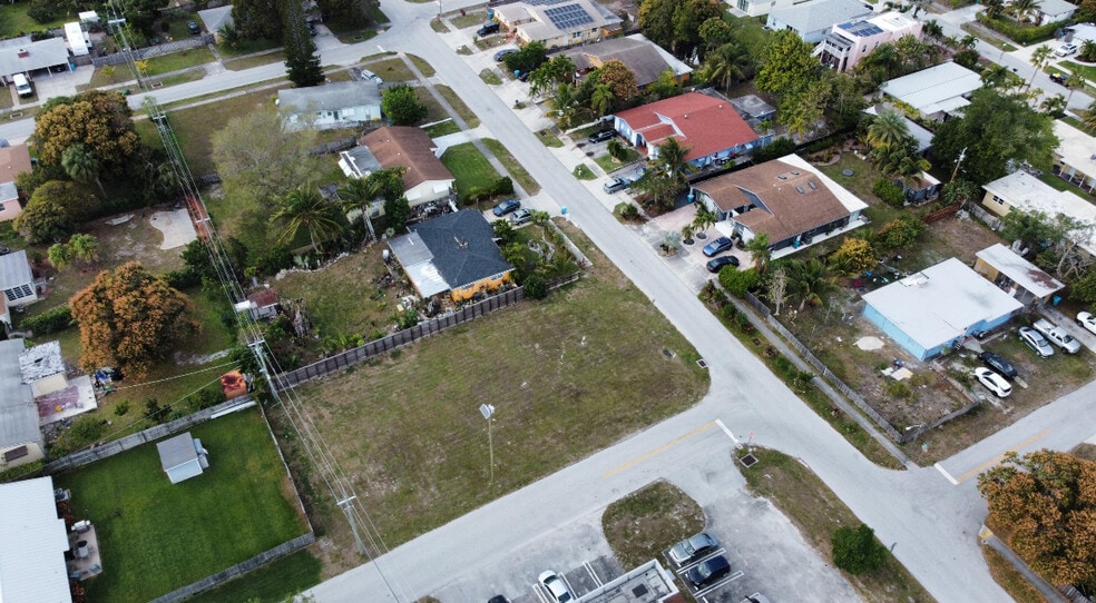 205 SW 3rd St, Boynton Beach, FL for sale - Building Photo - Image 3 of 4