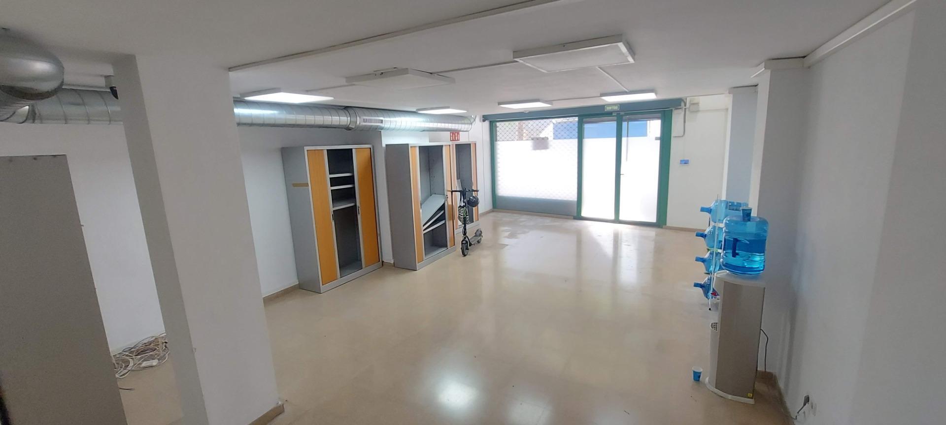 Retail in Barcelona, Barcelona for lease Interior Photo- Image 1 of 11