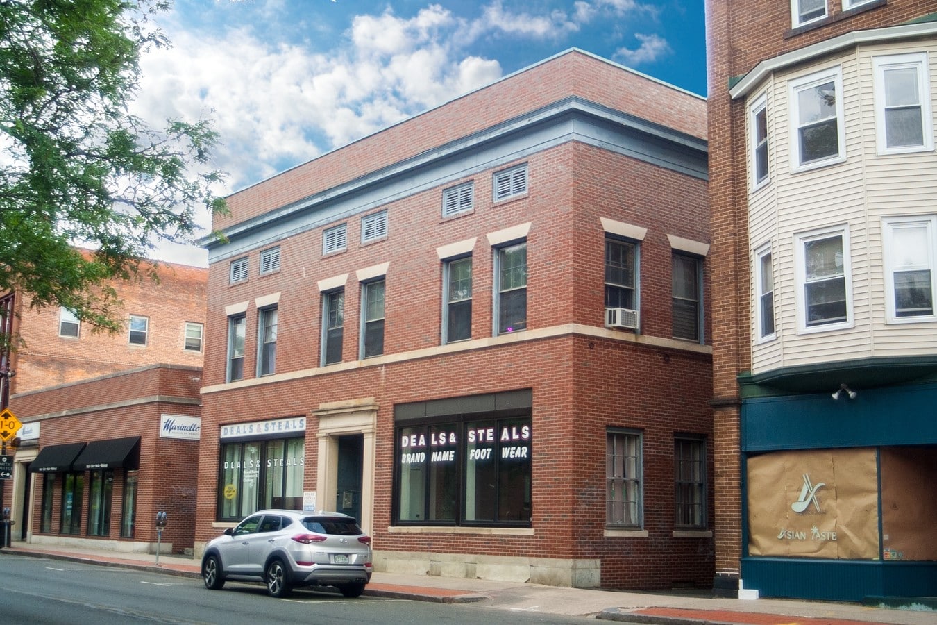 76 Pleasant St, Northampton, MA 01060