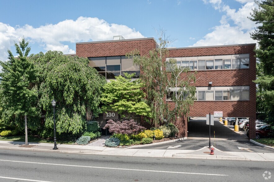 130 Kinderkamack Rd, River Edge, NJ for sale - Primary Photo - Image 1 of 1