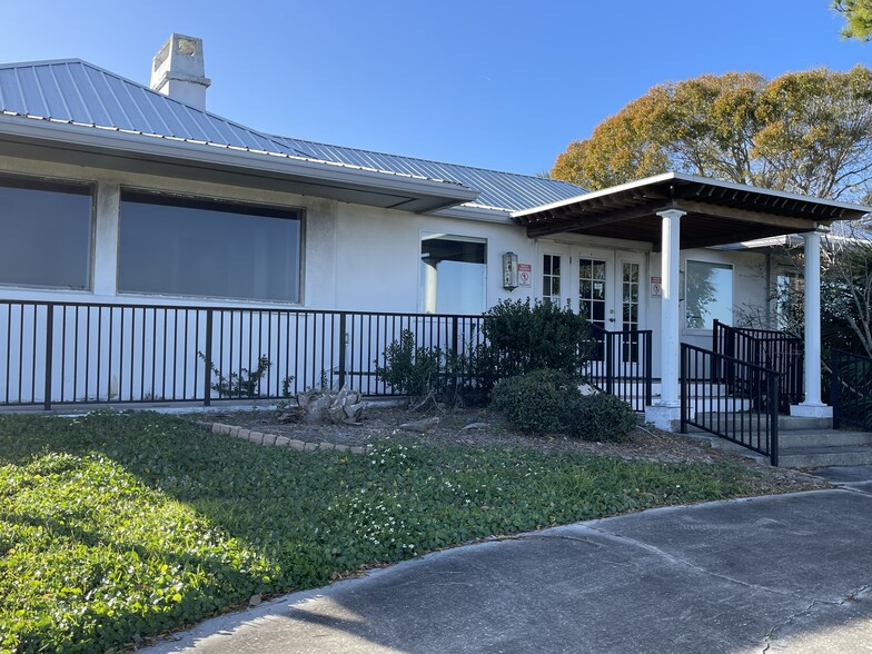 137 Birch St, Titusville, FL for sale - Building Photo - Image 1 of 13