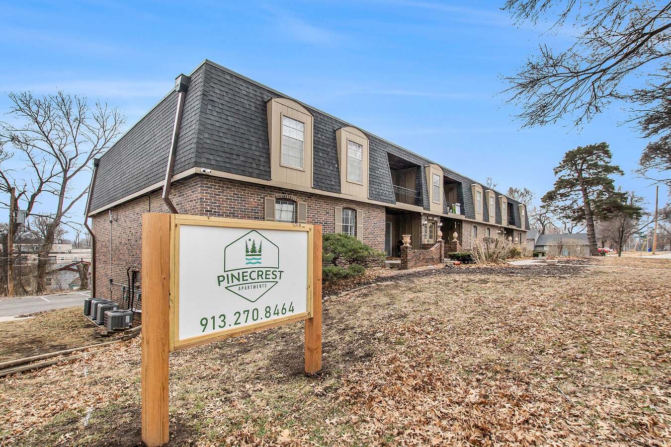 84438459 Lowell Ave, Overland Park, KS 66212