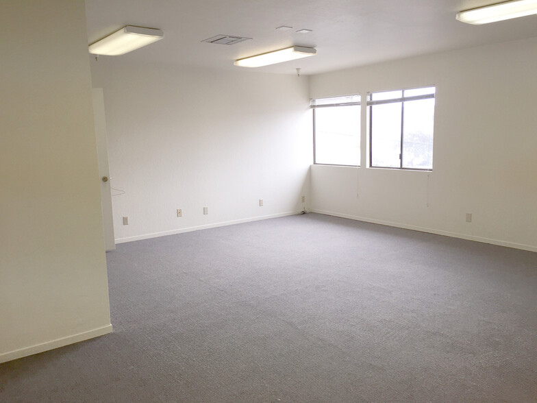 495 Elder Ave, Sand City, CA for lease - Interior Photo - Image 2 of 2